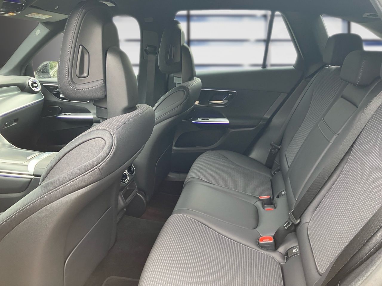 Fahrzeugabbildung Mercedes-Benz GLC 300 de 4M AVANTG+AHK+DISTR+SOUND+LHZ+MEMO+++