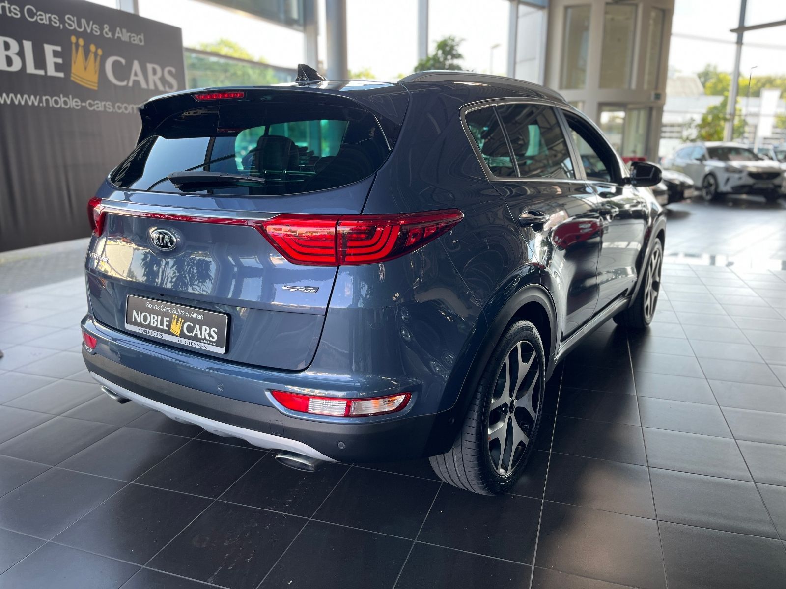 Fahrzeugabbildung Kia Sportage GT-Line 4WD PANO XEN NAV LEDER 19"