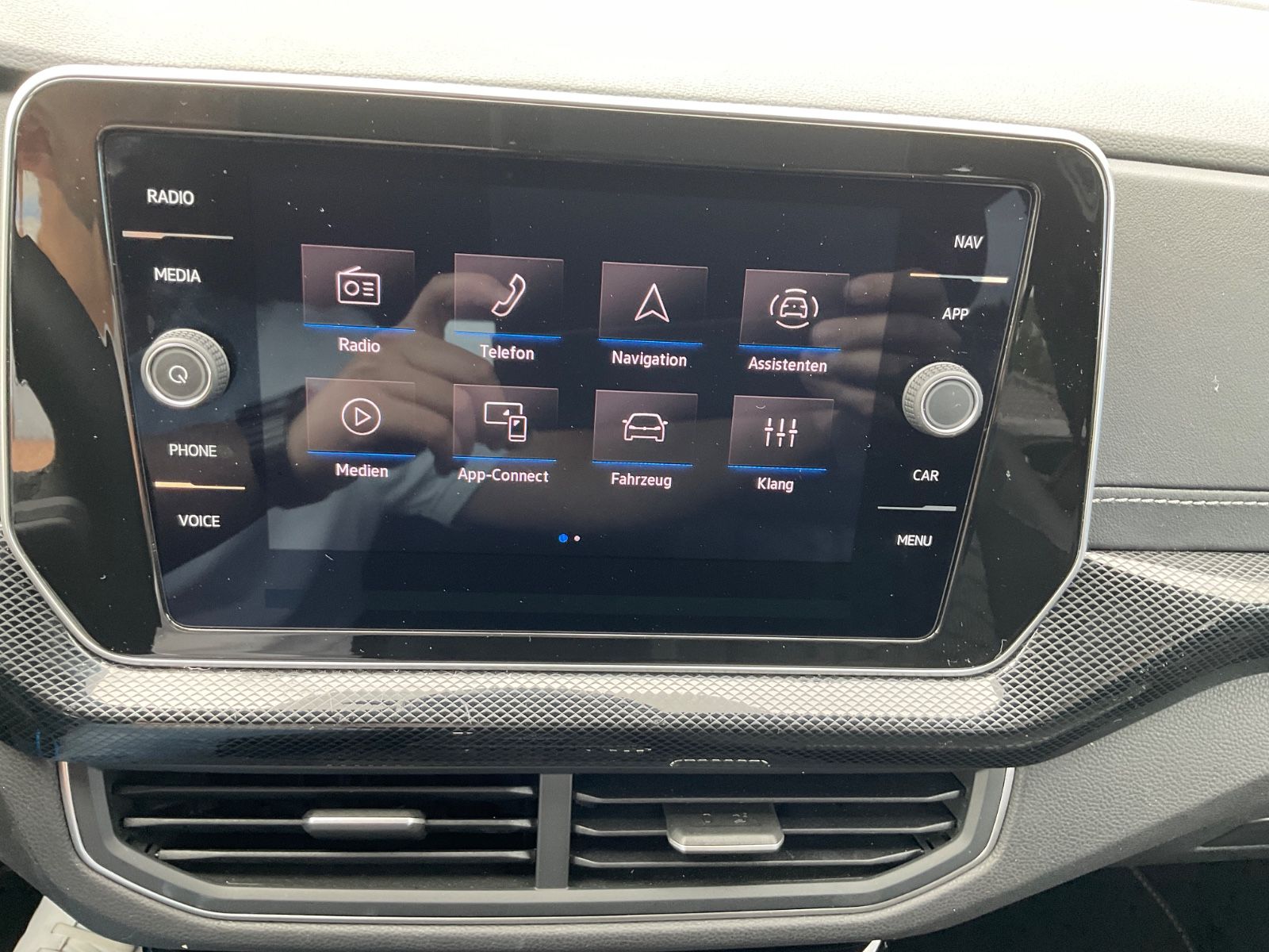 Fahrzeugabbildung Volkswagen T-Cross 1.5 TSI DSG R-Line,Kamera,AHK,ACC,Navi,