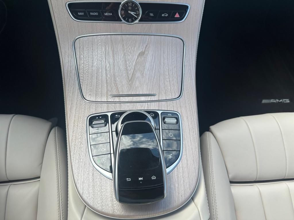 Fahrzeugabbildung Mercedes-Benz E 450 Coupé 4M SpurH SpurW ParkAss SHZ Navi LED