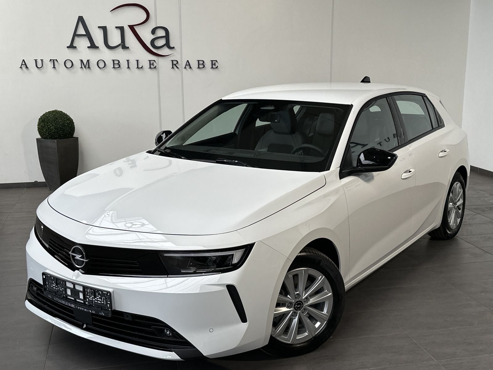 Fahrzeugabbildung Opel Astra Limousine 1.5 D Enjoy AT NAV+LED+VCOCK+PP