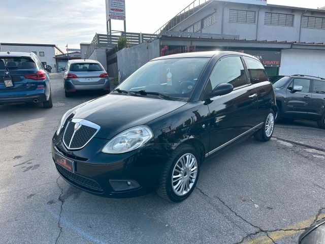 Lancia Ypsilon 1.3 MJT 75 CV Oro Bianco