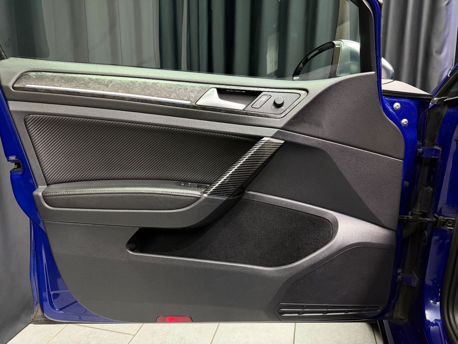 Fahrzeugabbildung Volkswagen Golf VII R 4Motion |REMUS|PANO|LEDER