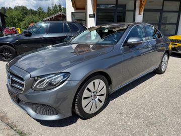 Mercedes E 220 - 1