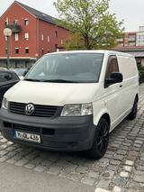 Volkswagen T5 Transporter Eigenausbau  - VW T5 Transporter Gebrauchtwagen in München