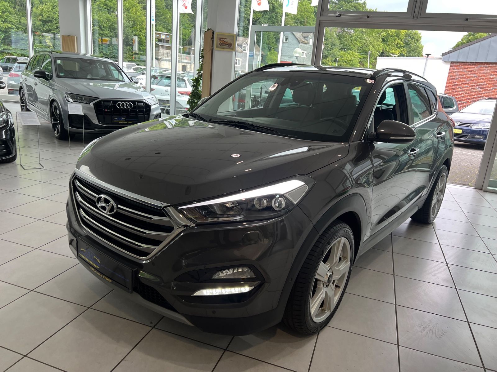 Fahrzeugabbildung Hyundai Tucson Premium 4WD *SITZBELÜFTUNG*4xSITZHEIZUNG*