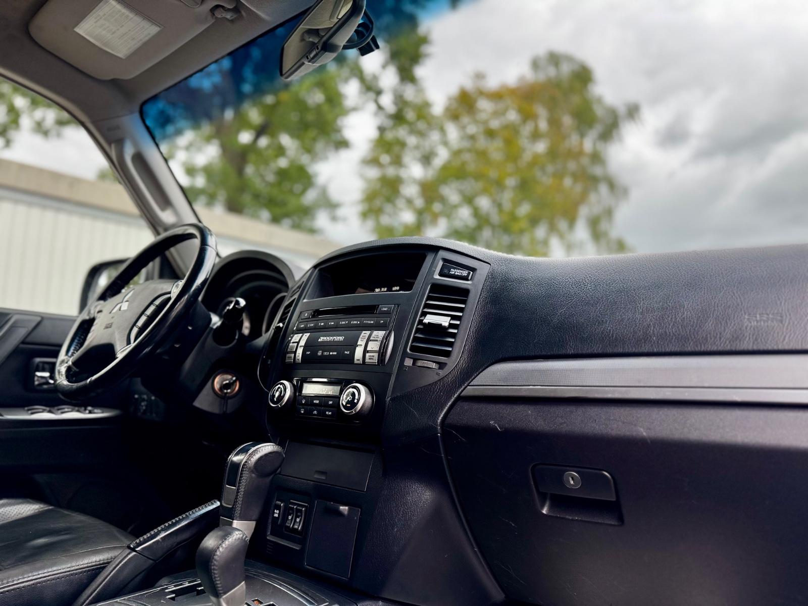 MITSUBISHI PAJERO 3.2 DI-D INTENSE 170CH 4X4 7 PLACES