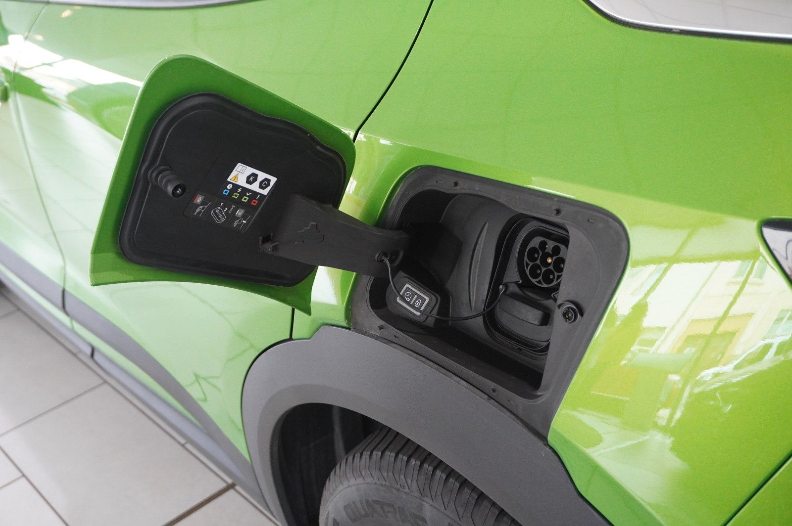 Fahrzeugabbildung Opel Mokka-e EDITION 3-PHASIG NAVI/LED/KAMERA/SH/DAB+