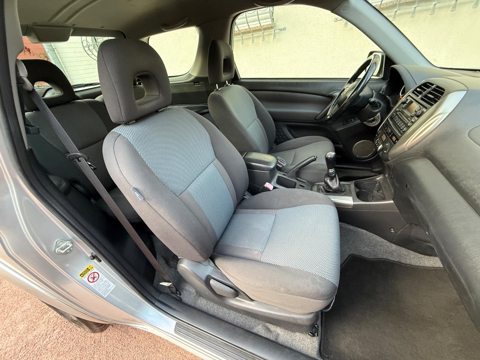TOYOTA RAV4 - 2.0 150 CV - 4x4 - BVM - VOLANT EN CUIR