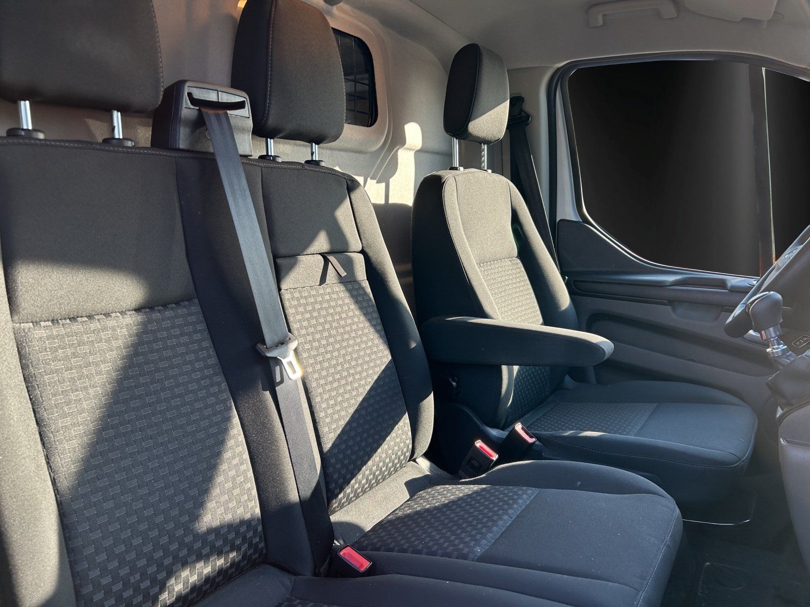 Fahrzeugabbildung Ford Transit Custom Kasten L2 Trend AHK Kamera GJR