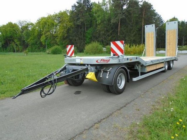Fliegl 3achs Tieflader Anhänger DTS-S 300 mit
