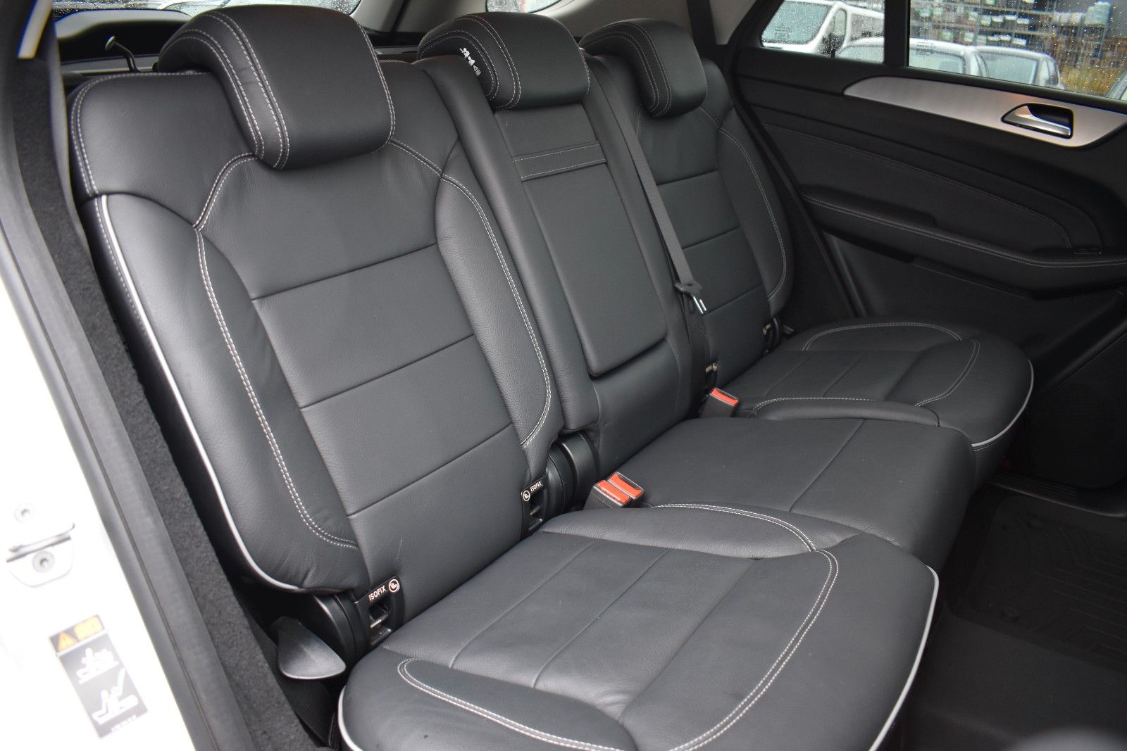 Fahrzeugabbildung Mercedes-Benz ML 350 CDI BlueTec 4Matic AHK/PANO/DISTRONIC