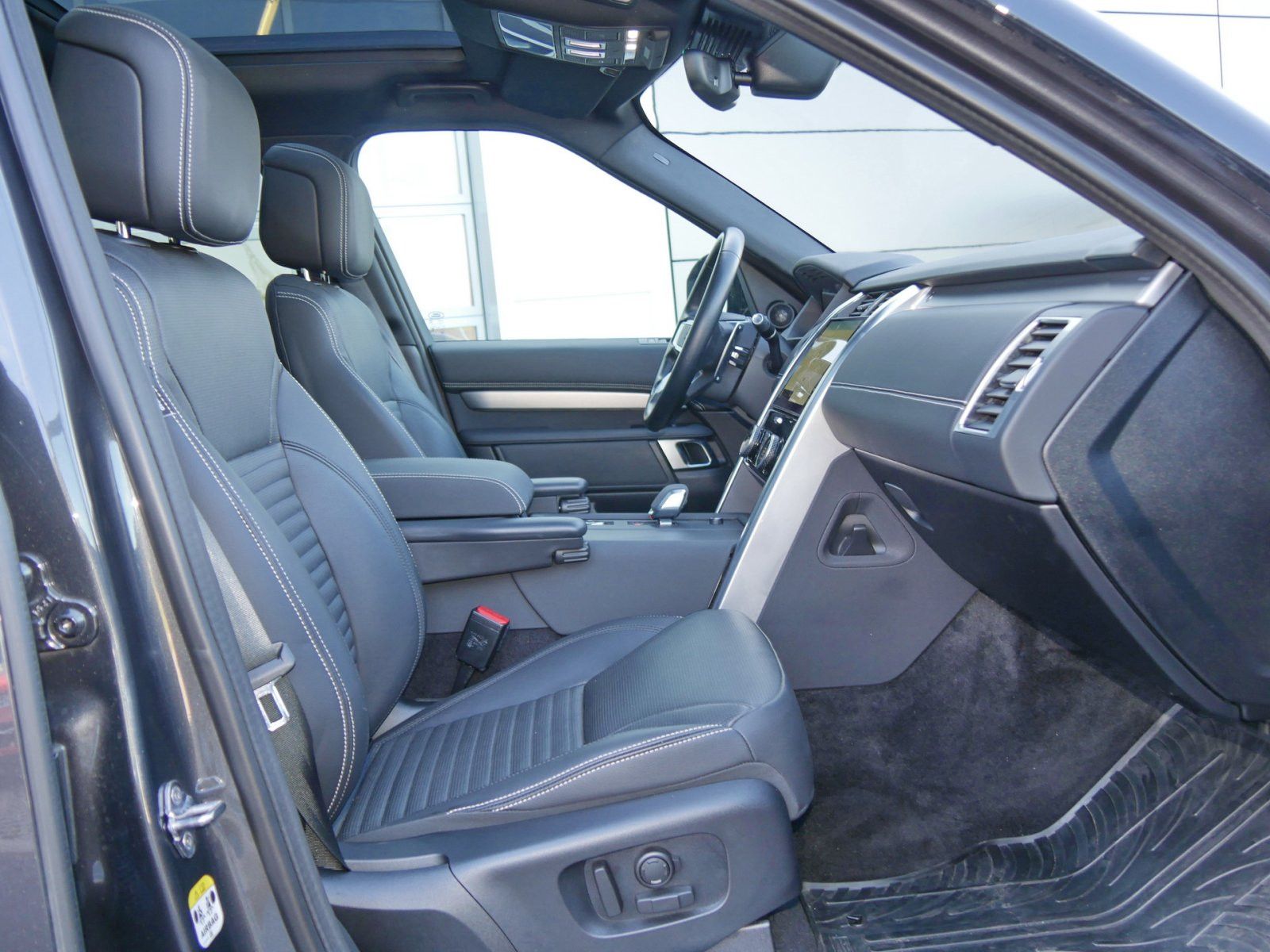 Land Rover Discovery 5 R-Dynamic SE D250 AWDTrittbretter imagem 3