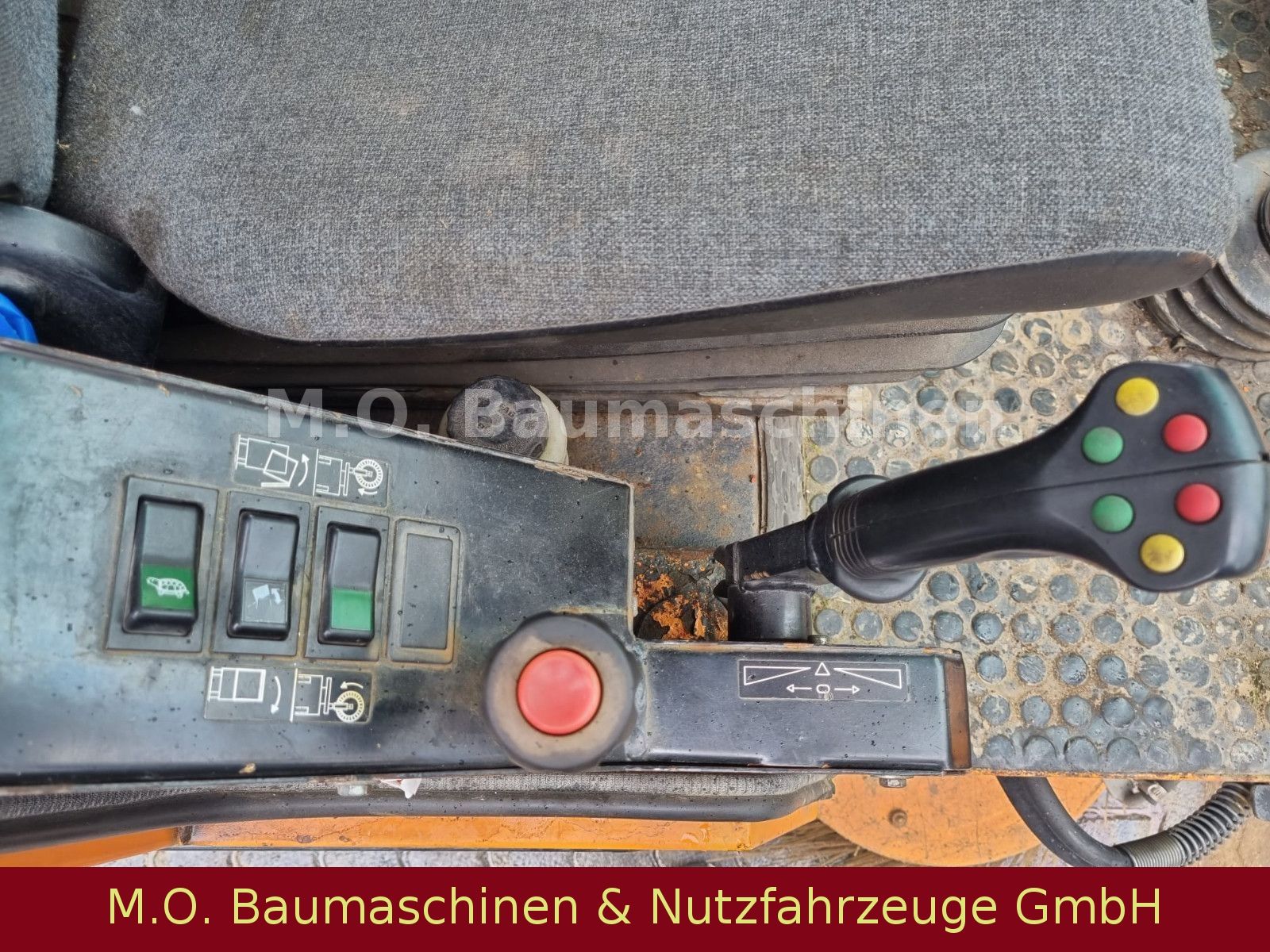 Fahrzeugabbildung Schmidt AEBI Bougie MFH 2200 / Kehrmaschine /