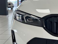 BMW 320 d M Sport /Rückfahrkamera/Carplay/AHK BMW 320 d M Sport /Rückfahrkamera/Carplay/AHK