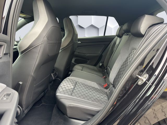 Golf 1.5 eTSI R-Line DSG 96kW LED Rückfahrkamera
