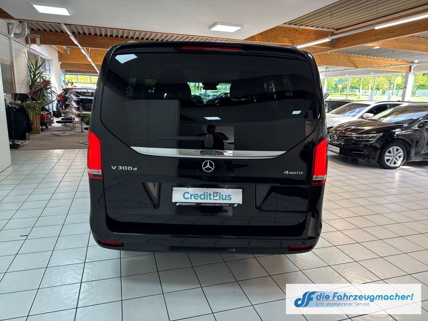 Fahrzeugabbildung Mercedes-Benz V 300 -Klasse  EDITION 2020 4MATIC lang AMG AHK-