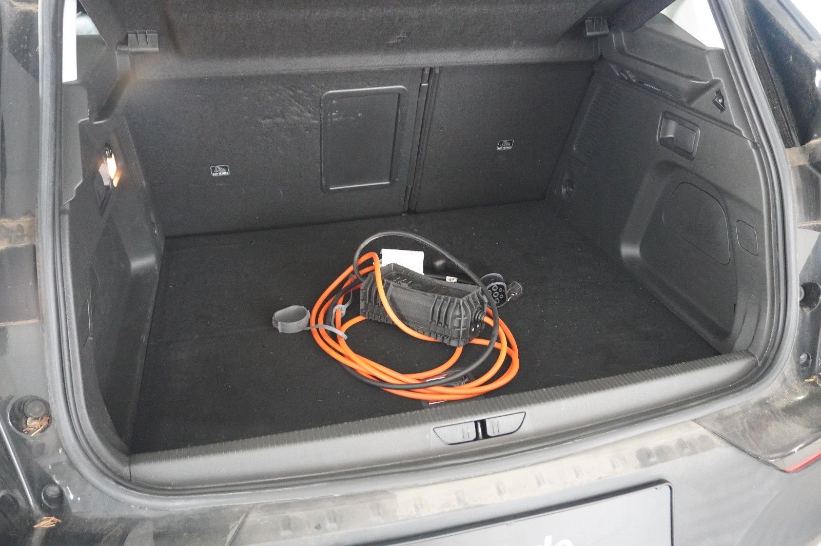 Fahrzeugabbildung Opel Grandland (X) 1.6 PHEV ULTIMATE NAVI/LED/360°/SH