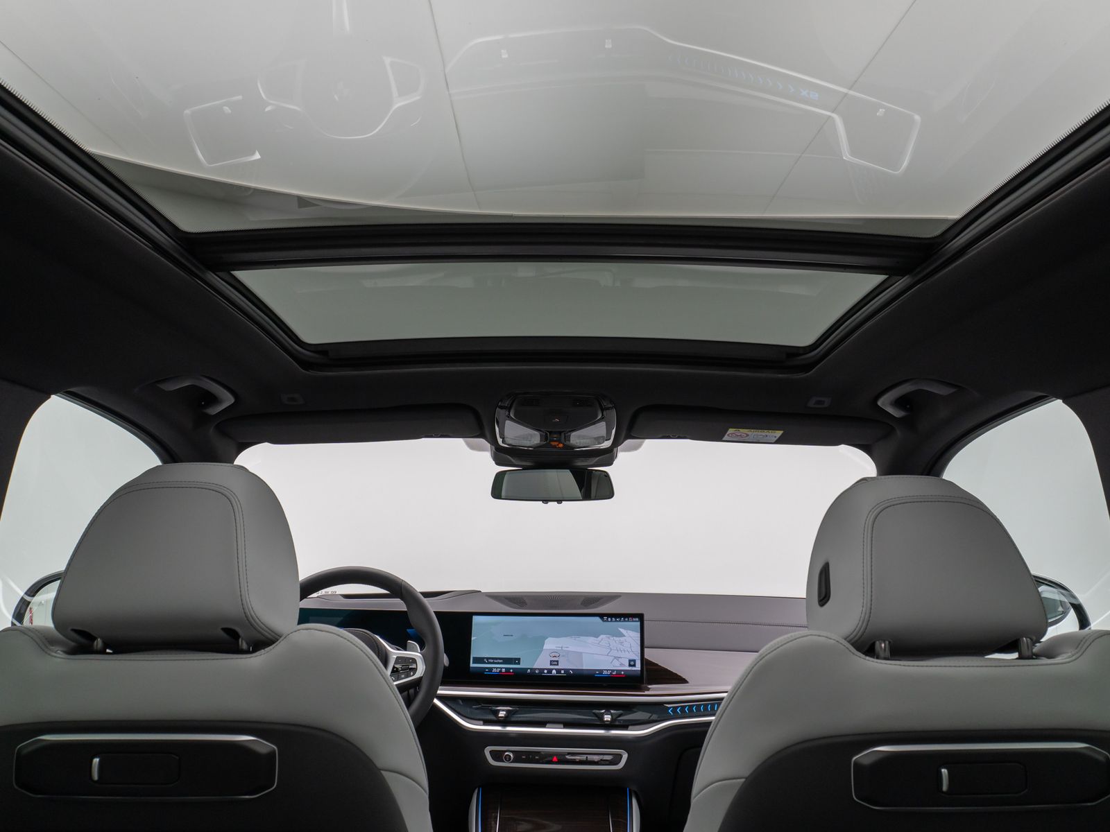 Fahrzeugabbildung BMW X5 xD50e M Sport Panorama 360°HUD DAB H/K SoftCL