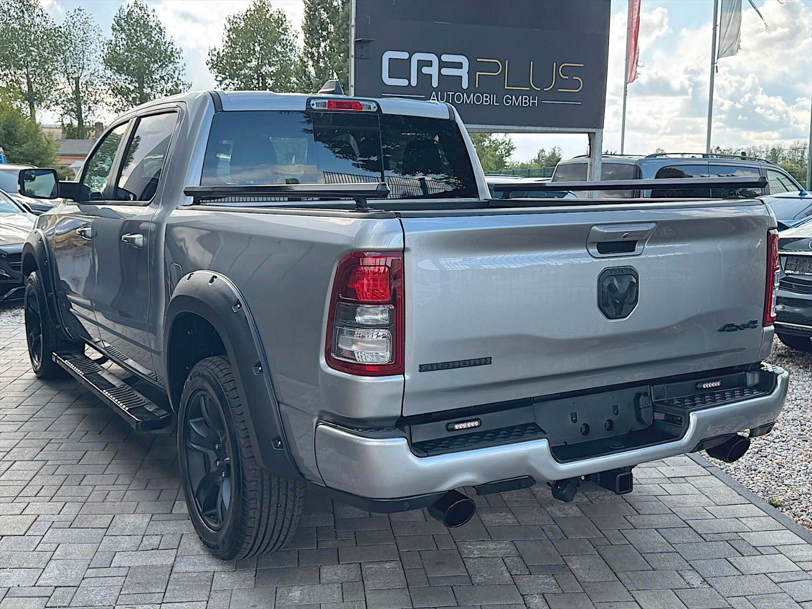 Fahrzeugabbildung Dodge RAM 5.7 V8 HEMI NightEdition OFFROAD CrewCab 4x4
