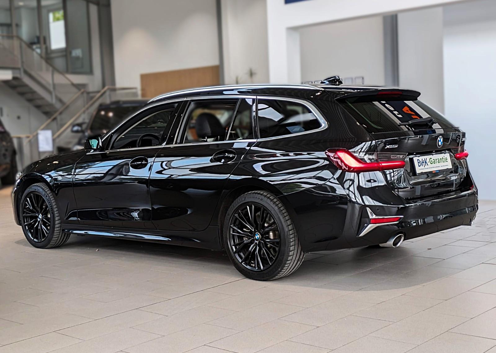 BMW 330d xDrive SAG LUXURY LEDER VIRTUAL  PANO LED