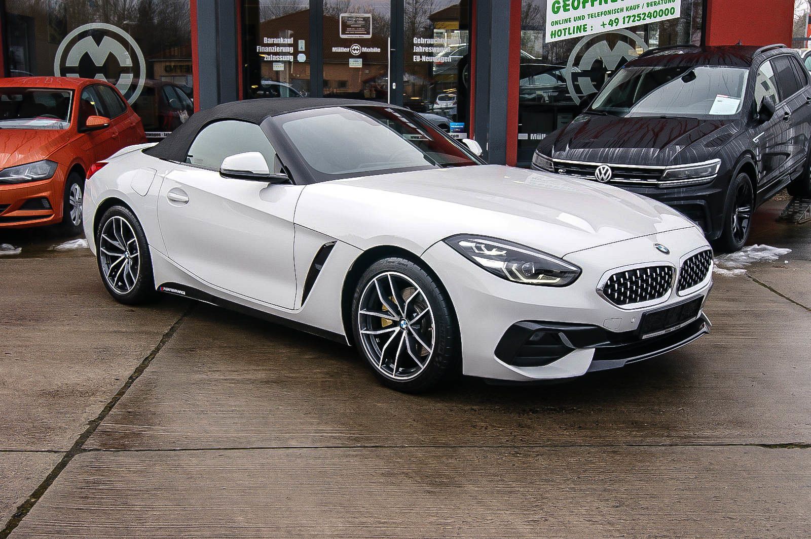 Fahrzeugabbildung BMW Z4 Roadster sDrive 20 i Sport Line LEDER KEYLESS