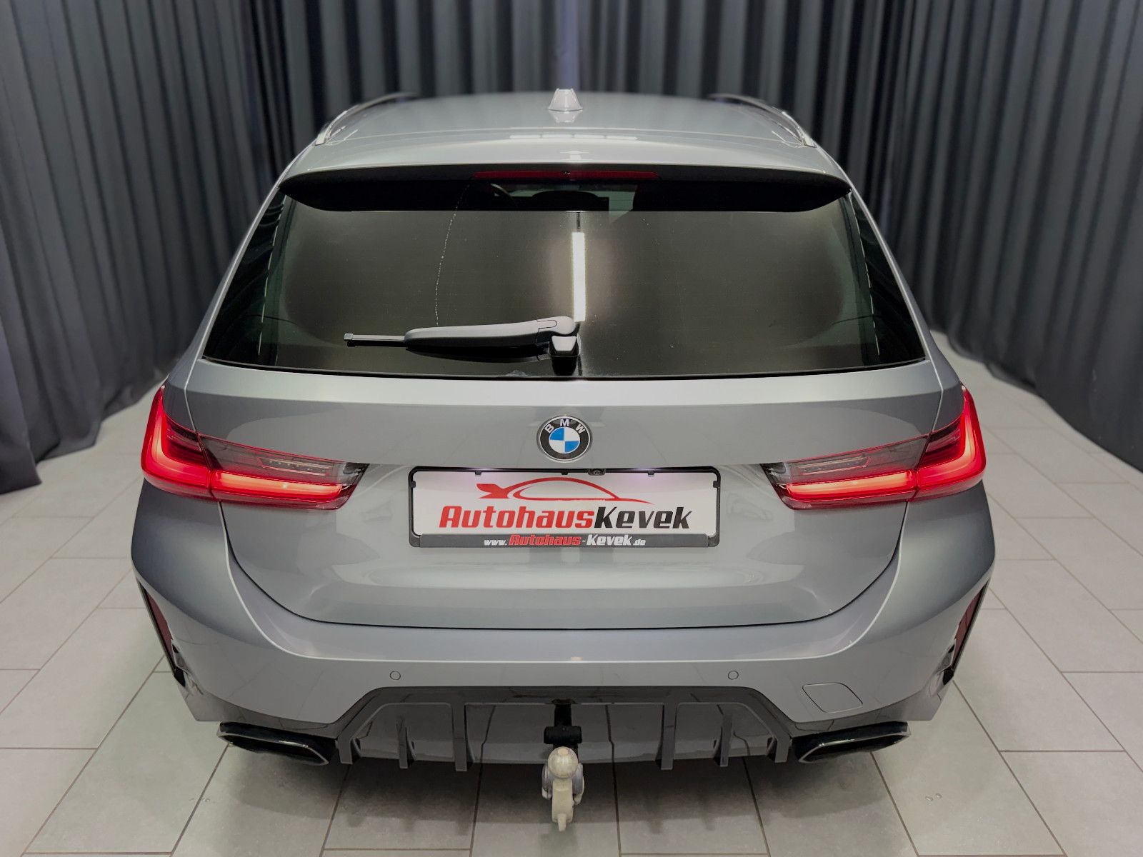 Fahrzeugabbildung BMW M340i Touring xDrive|M-SITZE|360°KAMERA|AHK|VOLL