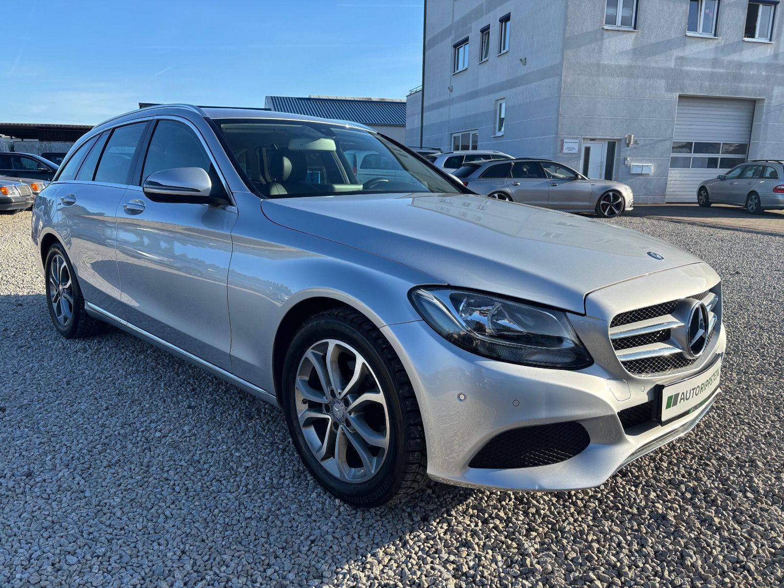 MERCEDES-BENZ C180 T-Modell Avantgarde +AHK+NAVI+TEMPO+