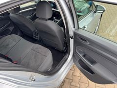 Fahrzeugabbildung Volkswagen Golf VIII Lim. Life Navi Massage Sitzh ACC Lane