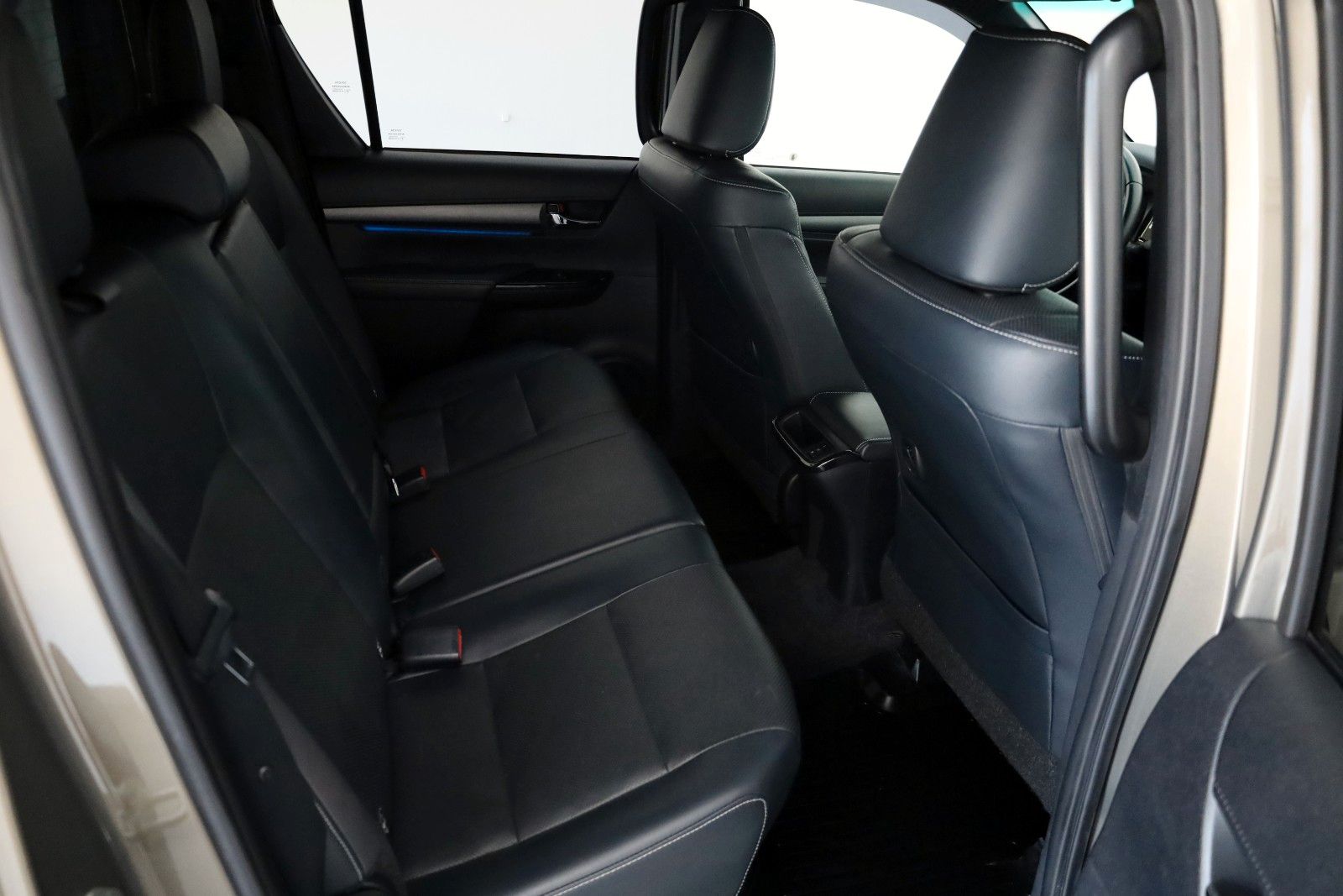 Fahrzeugabbildung Toyota Hilux Double Cab Invincible,Navi,ACC,HardTop,AHK