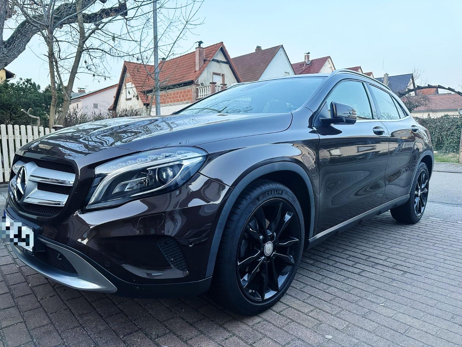Mercedes-Benz GLA 200 Urban 7-G-DCT Automatik