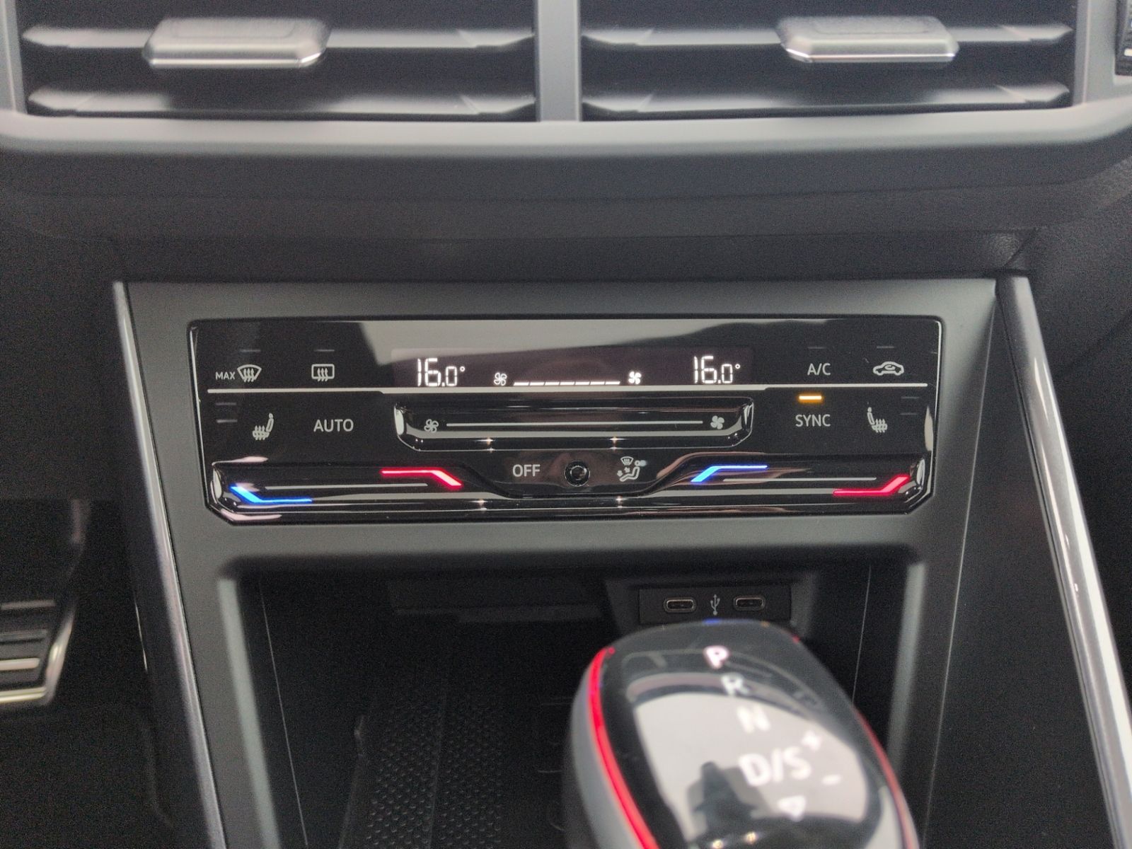Polo GTI DSG KAMERA+PANO+MATRIX+NAVI+APP+