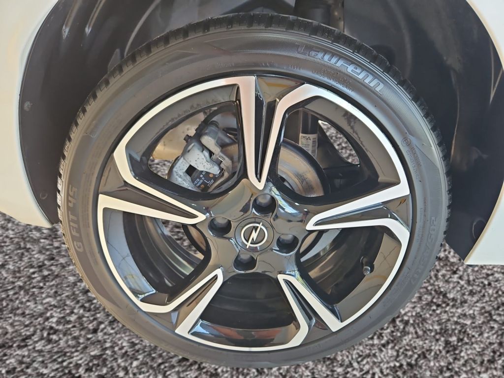 Fahrzeugabbildung Opel Corsa 1.2 Direct Turbo GS Line Navi SH LH