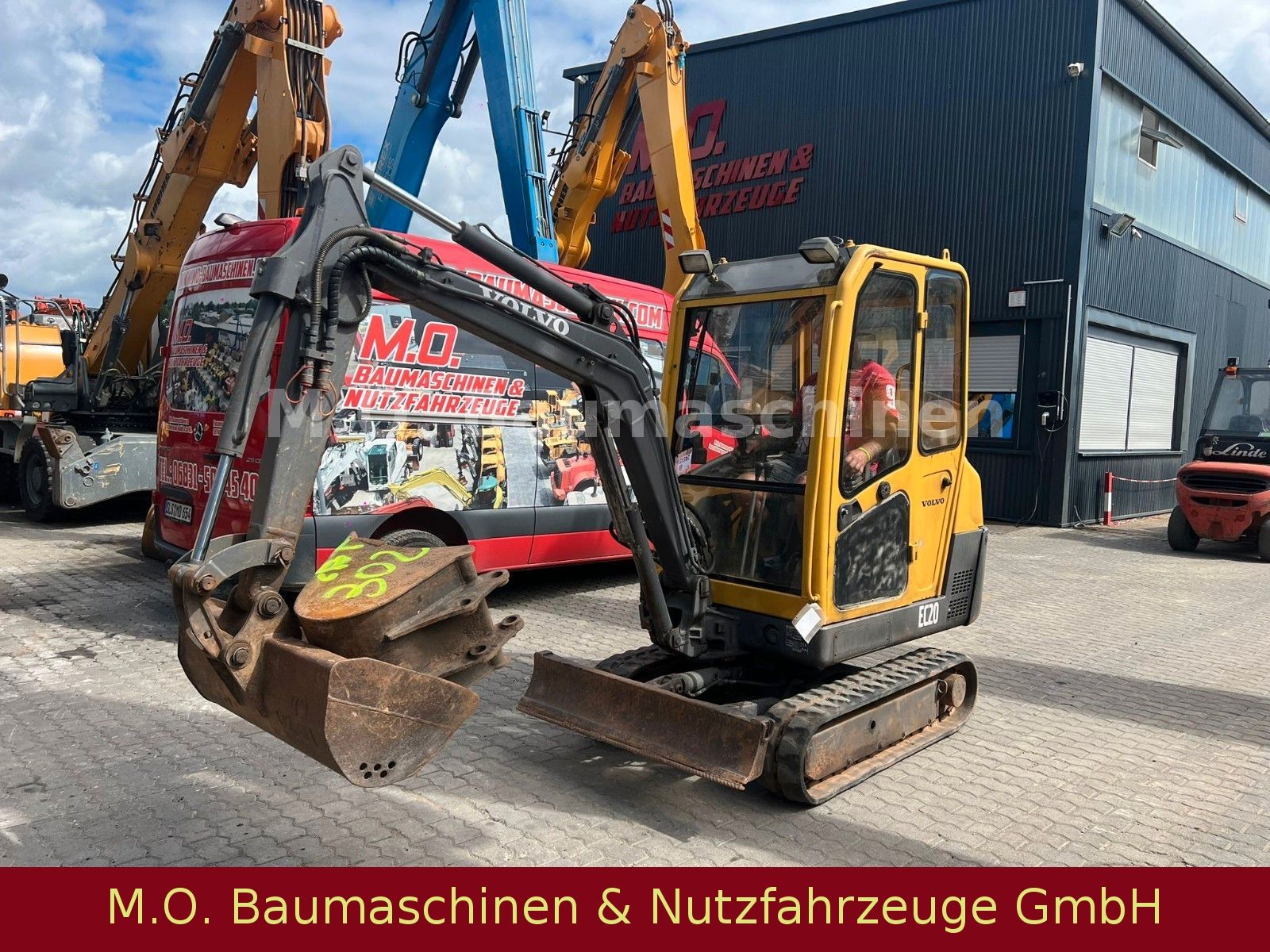 Fahrzeugabbildung Volvo EC 20 / Hammerline / 2 x Schaufel /