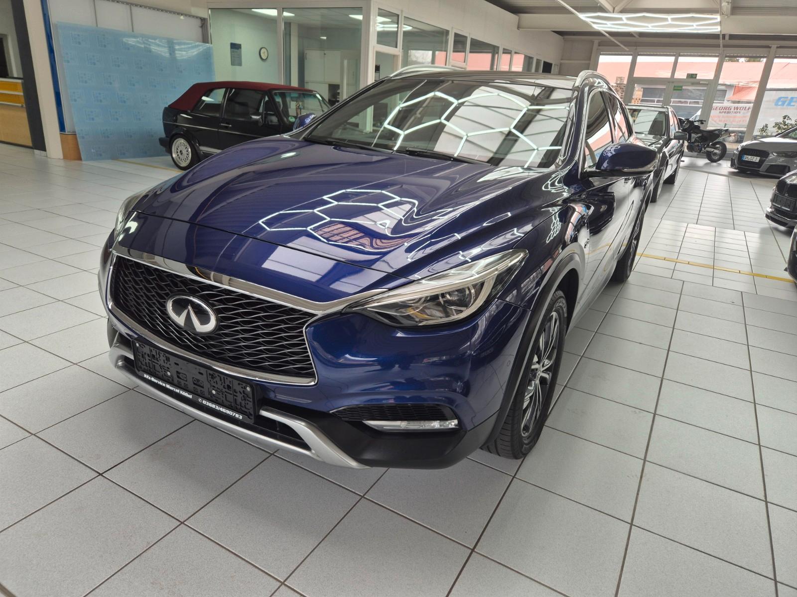 Infiniti QX30 4X4,AHK,PANO,ALU,STANDHZG