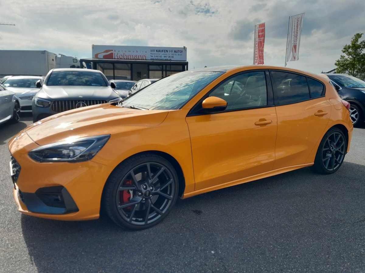 Ford Focus Lim. ST SPUR+CAM+LED+PANO+CARPLAY