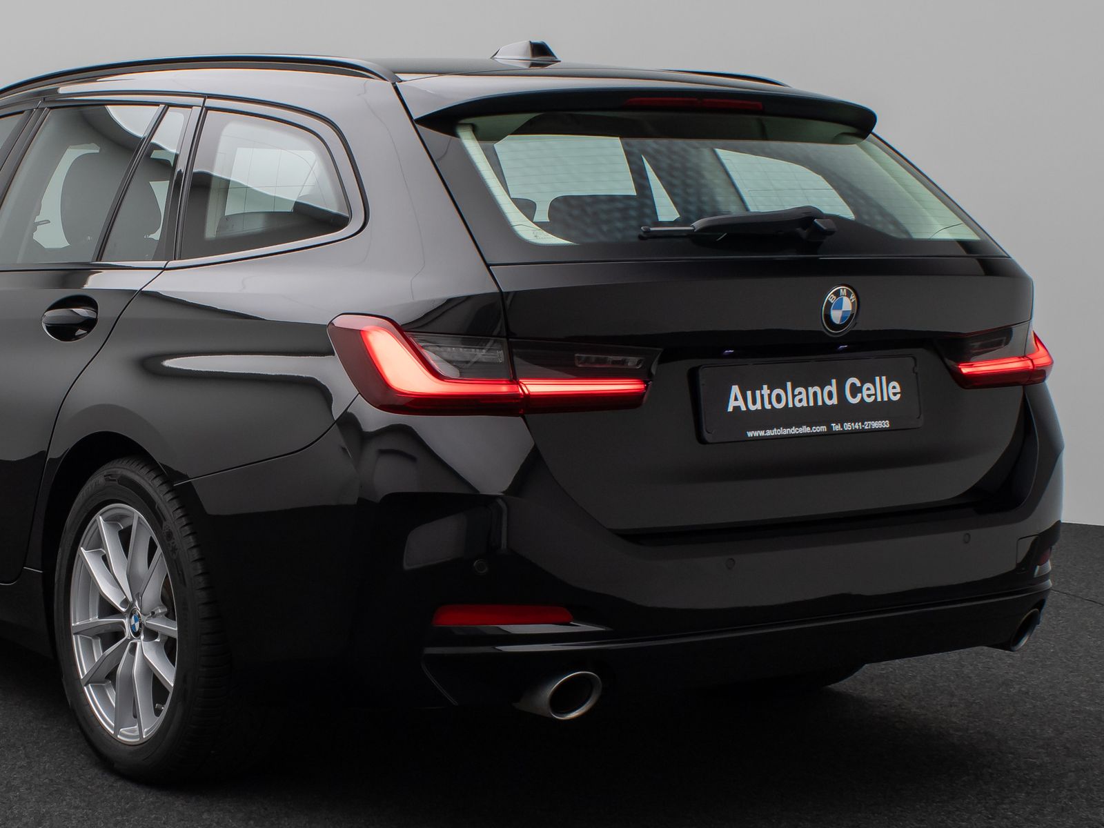 Fahrzeugabbildung BMW 318i DAB PDC Widscreen Geschwindigkeitsreg LED