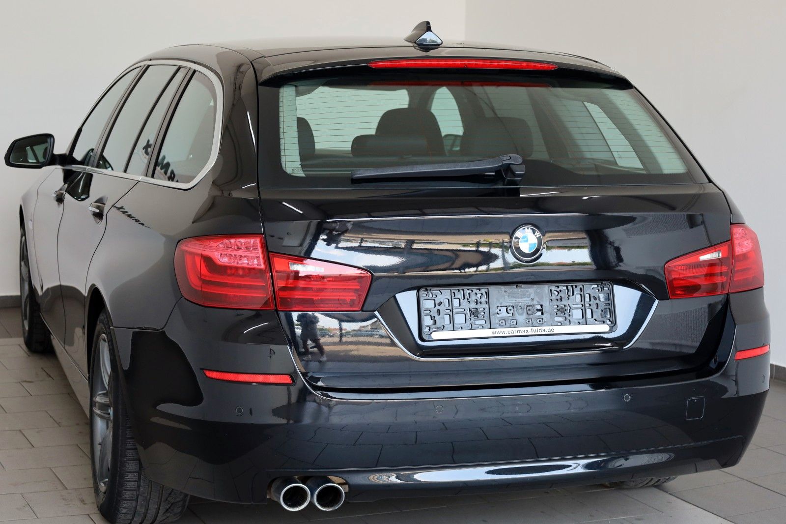 Fahrzeugabbildung BMW 525 d xDrive Touring,Navi,SH,Harman-Kardon,SR+WR