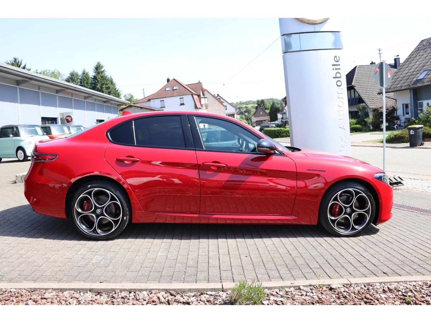 Alfa Romeo Giulia COMPETIZIONE 2.0 TURBO 16V 280 PS AT8 Q4