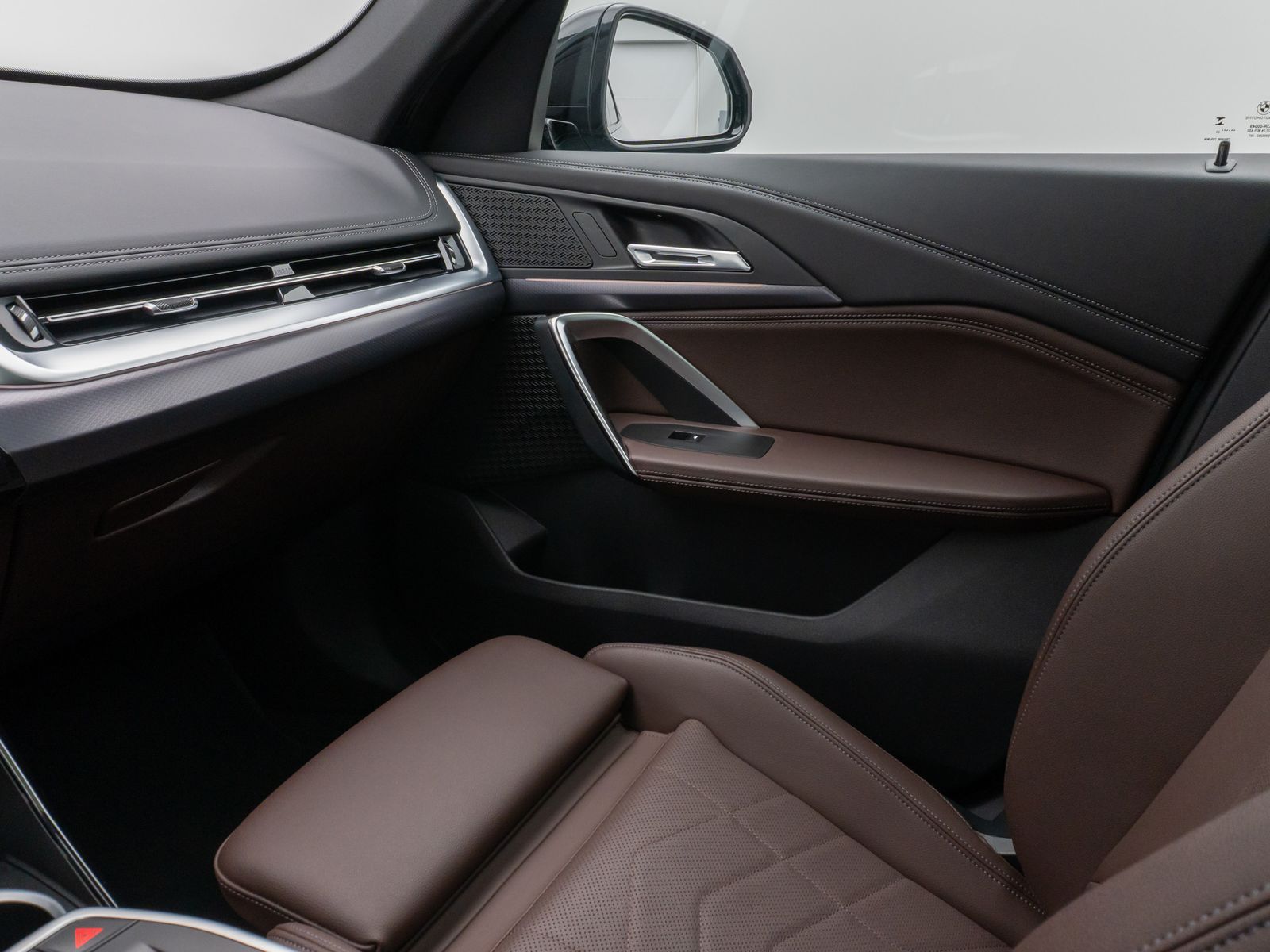 Fahrzeugabbildung BMW X1 xD23i M Sport Panorama 360°HUD DAB AHK Komfor