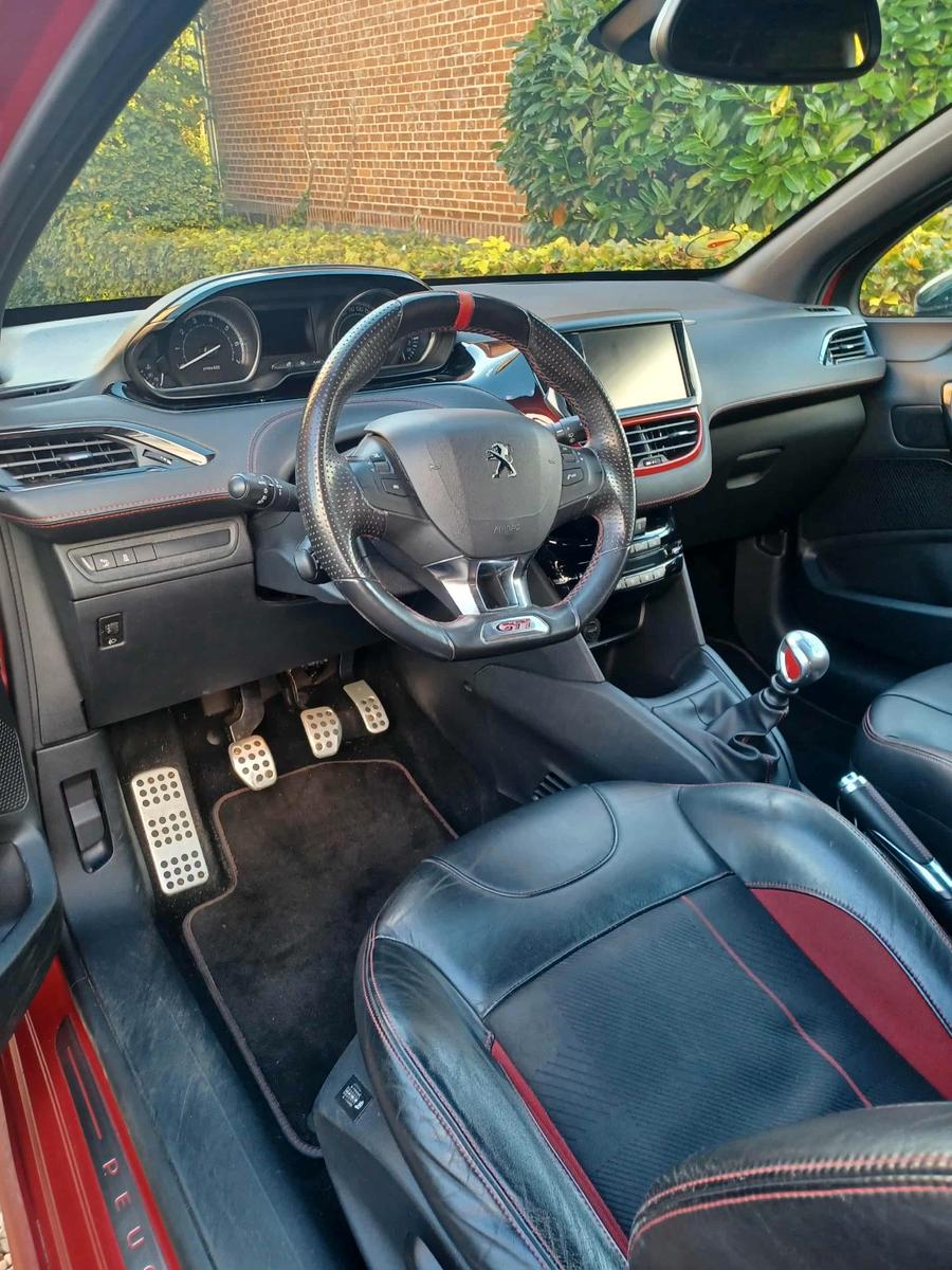 Peugeot 208 1.6 GTi 200 THP GTi