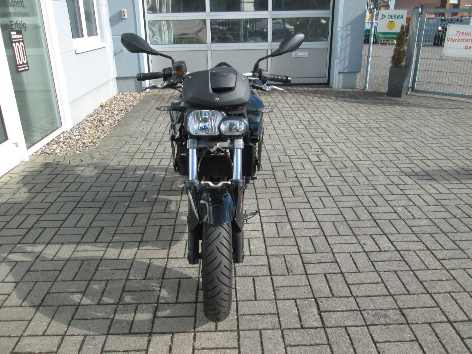 BMW F 800 R / ABS / Akrapovic / kurzes Heck
