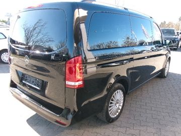 Mercedes V 220 - 8