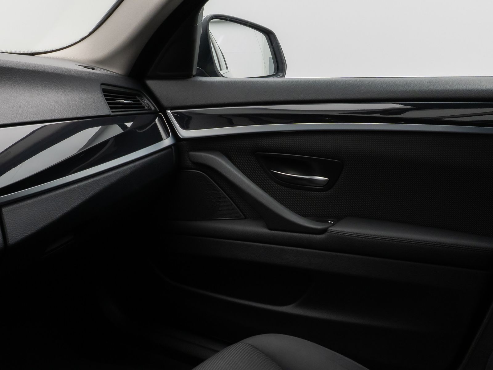 Fahrzeugabbildung BMW 520d Navi Sitzhzg Bi-Xenon PDC Tempomat