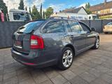 Skoda Octavia Combi Elegance 1.8 TFSi*Xenon-Navi-Leder - Skoda Octavia aus 2011: Kombi