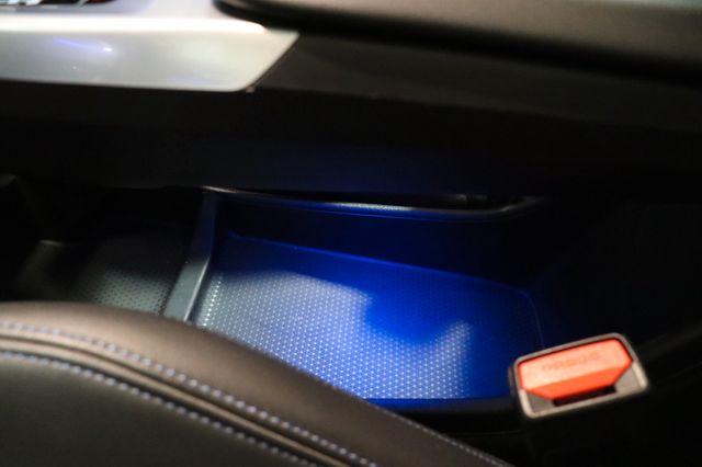 Fahrzeugabbildung BMW 218d Active Tourer M Sportpaket|1HAND|WIDESCREEN