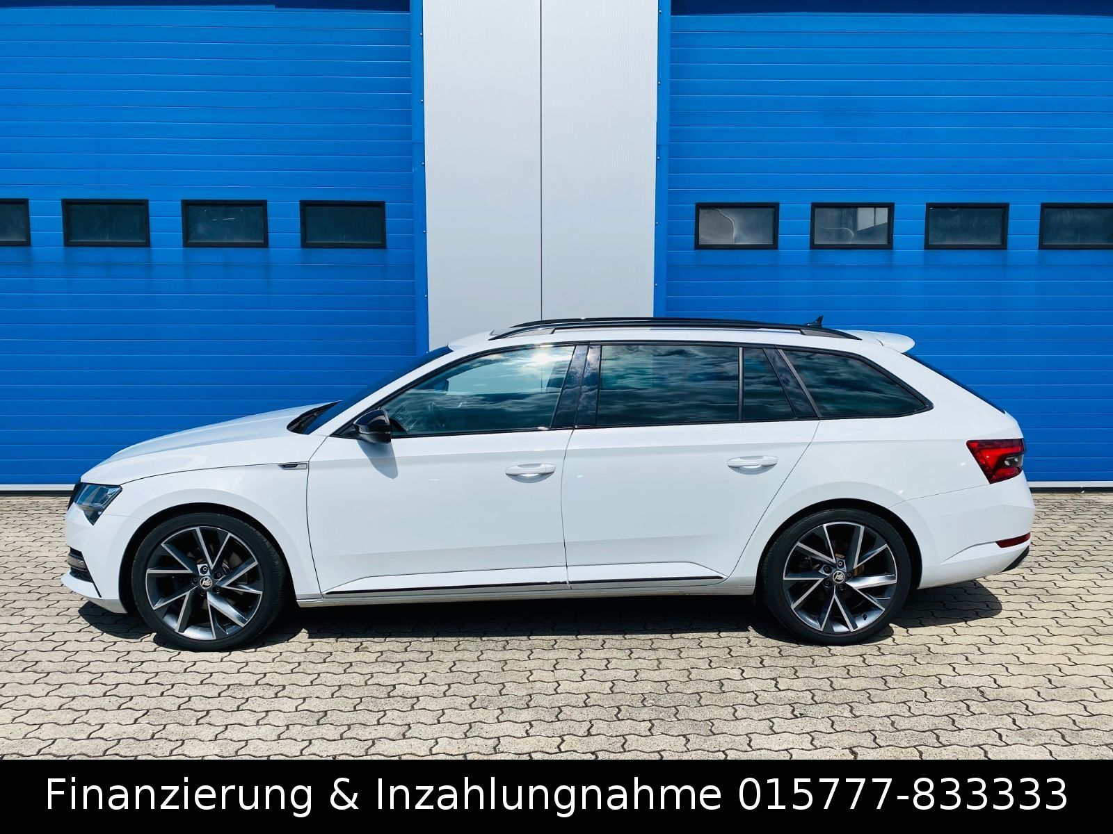 Skoda Superb Combi Sportline 8 Fach ACC LED Apple