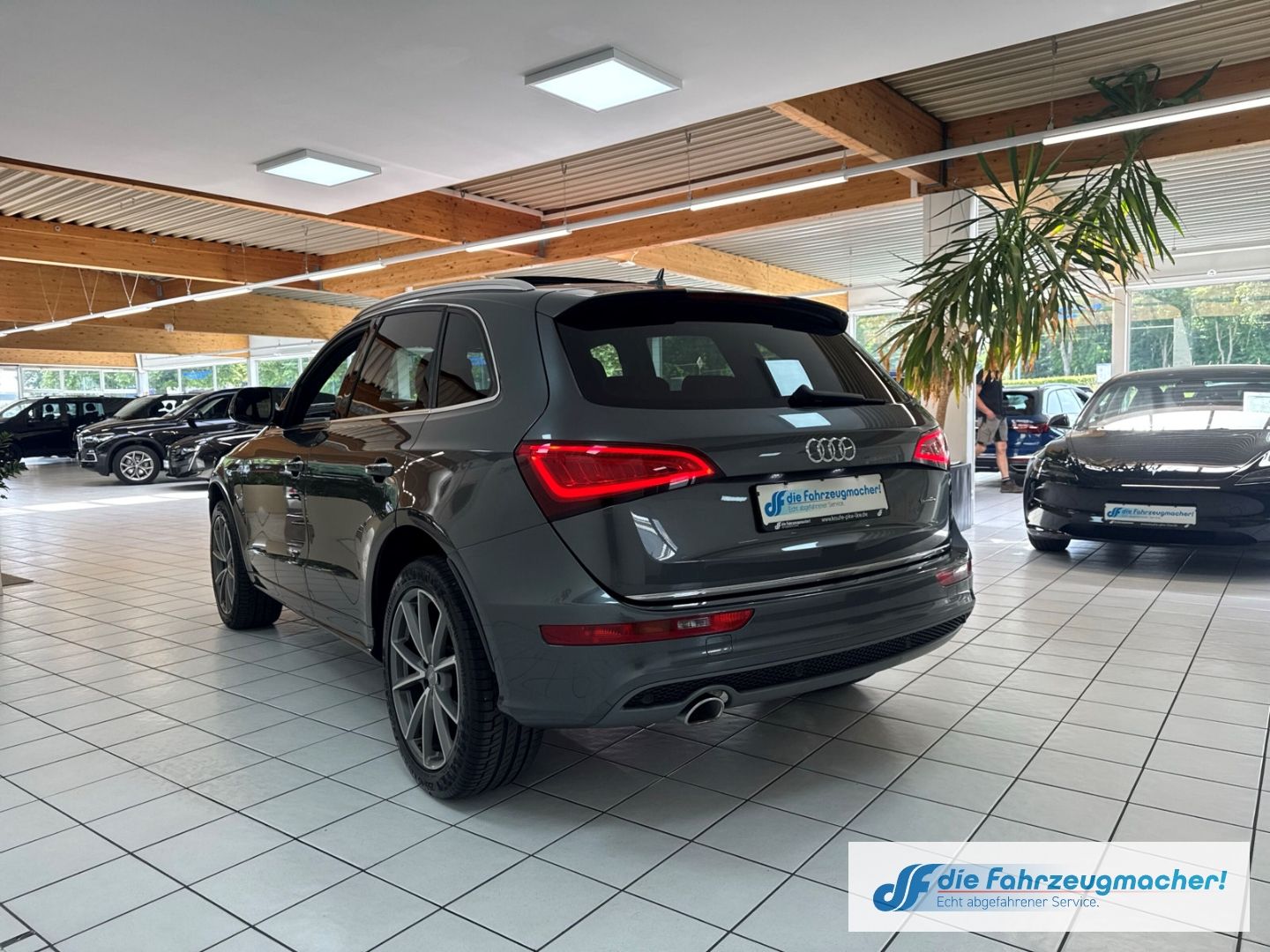 Fahrzeugabbildung Audi Q5 2.0 TDI quattro DPF clean diesel  S-line Spor