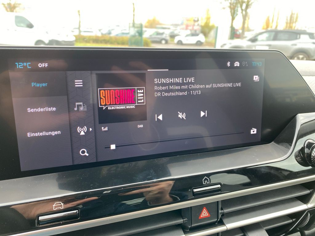 Fahrzeugabbildung Citroën C4 Benziner 130 Automatik MAX *Winter-Paket*