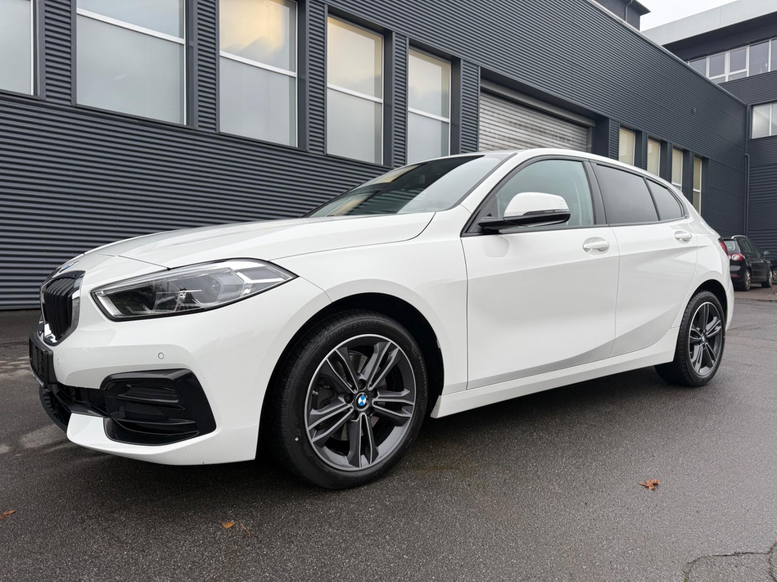 BMW 118 d Sport Line 1 Hand LED Navi Prof 17 Zoll